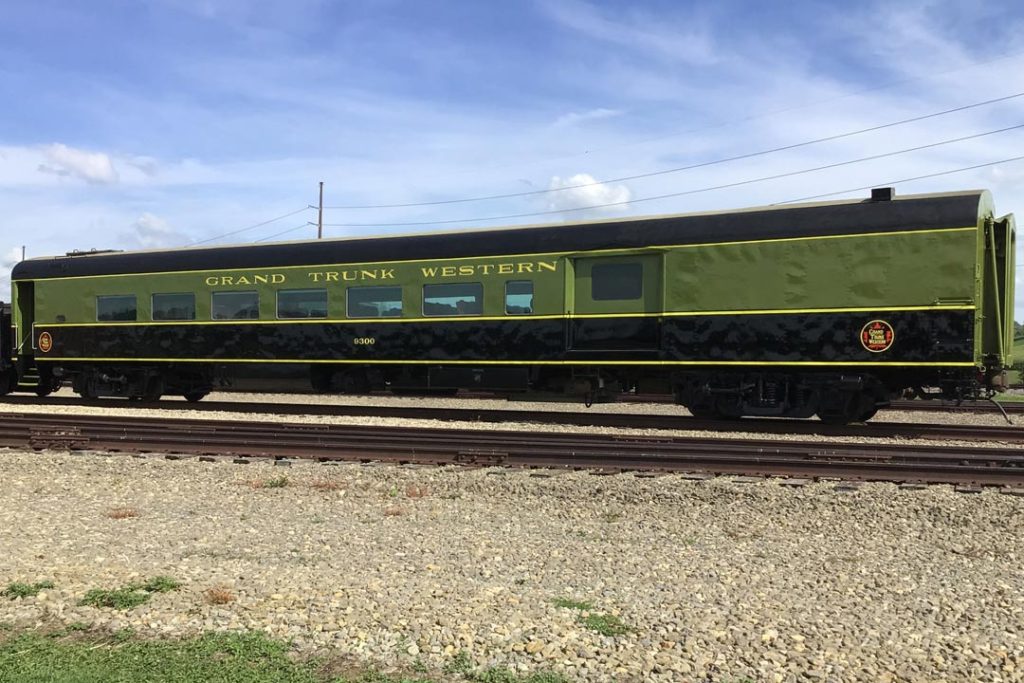 Lightweight Combine #9300 being painted